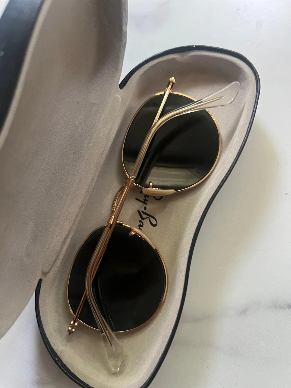 Ray-Ban Gold Frame Sunglasses with Dark Green Lenses